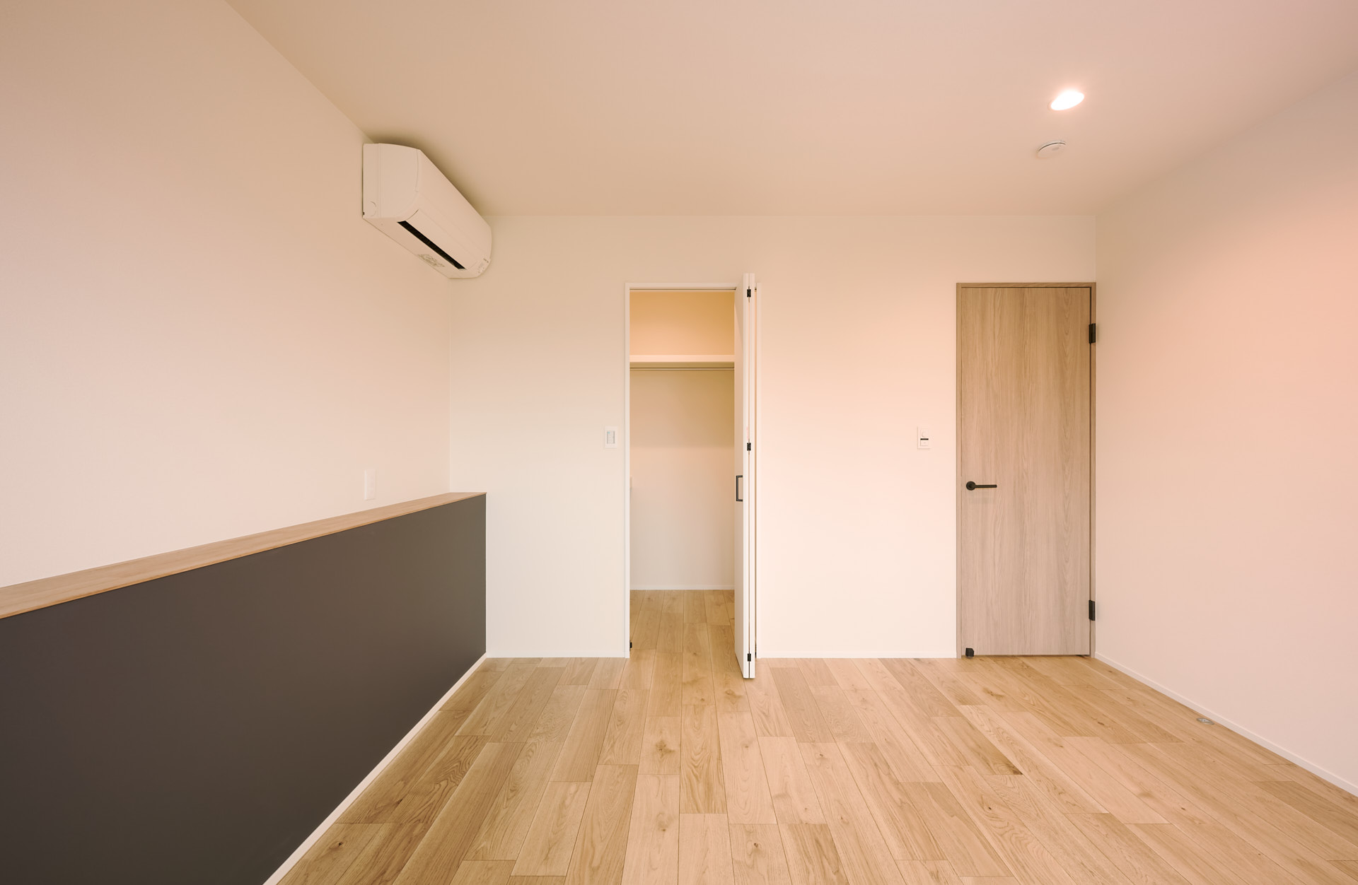 住宅密集地でも心地よい開放感。低燃費×スマート家事動線の住まい