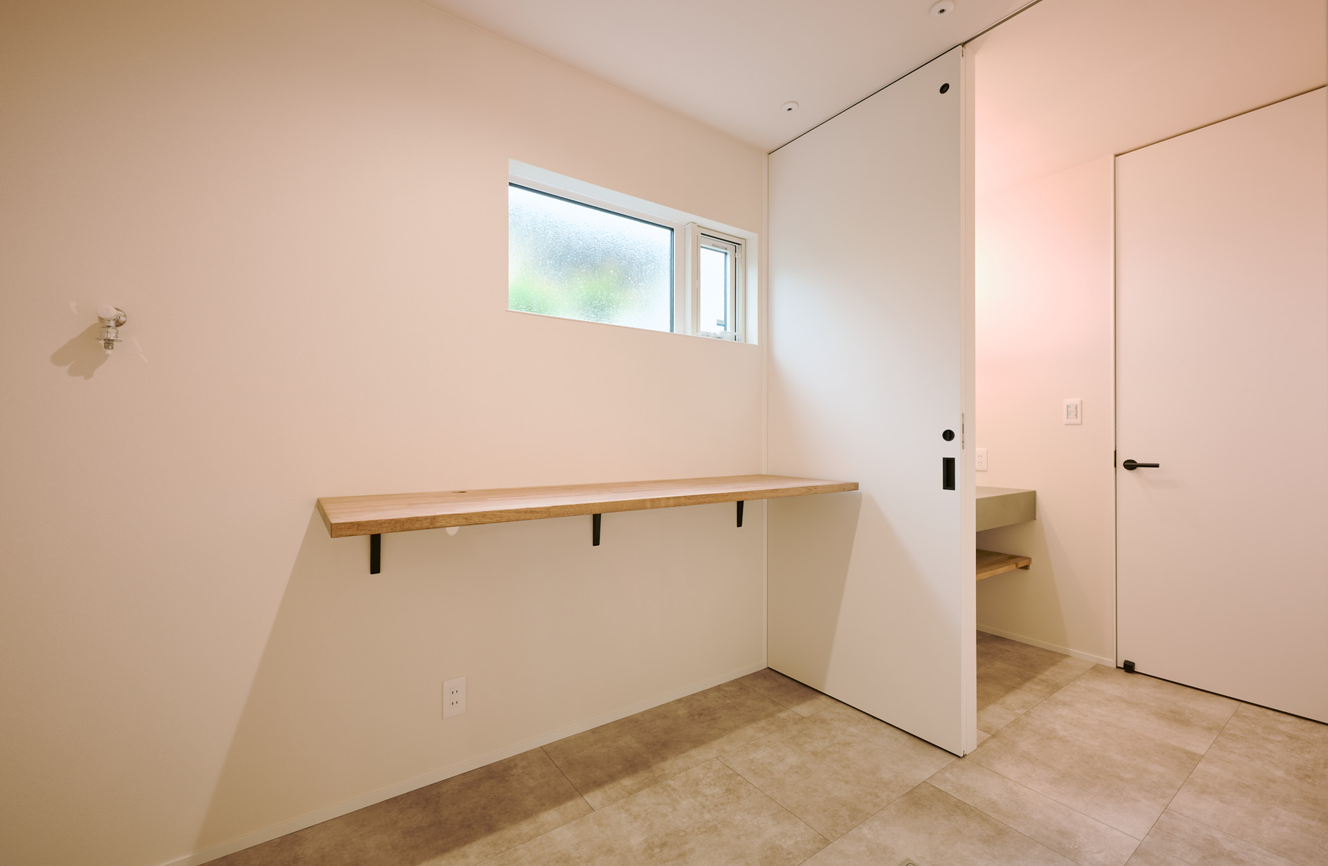 住宅密集地でも心地よい開放感。低燃費×スマート家事動線の住まい