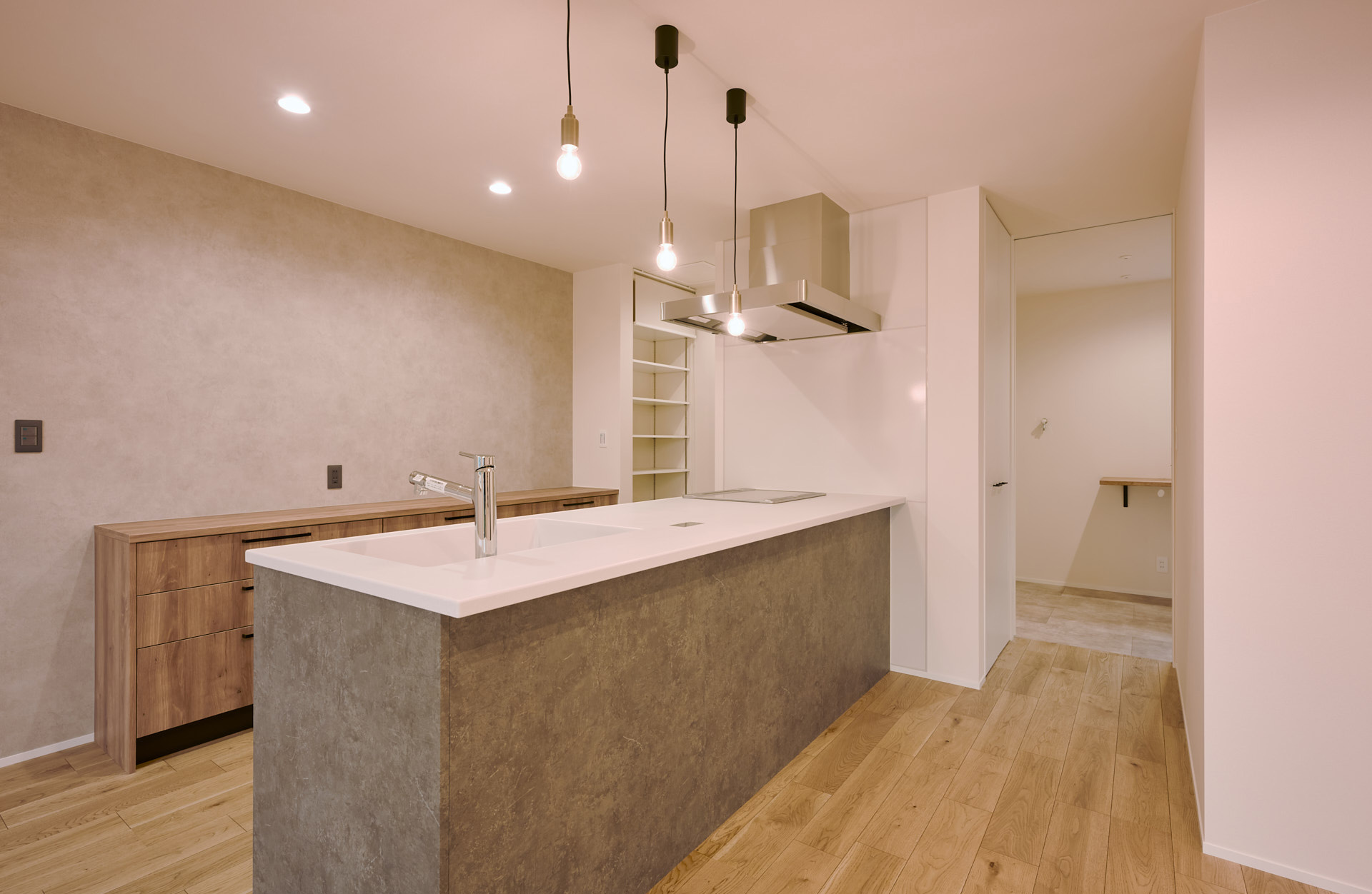 住宅密集地でも心地よい開放感。低燃費×スマート家事動線の住まい