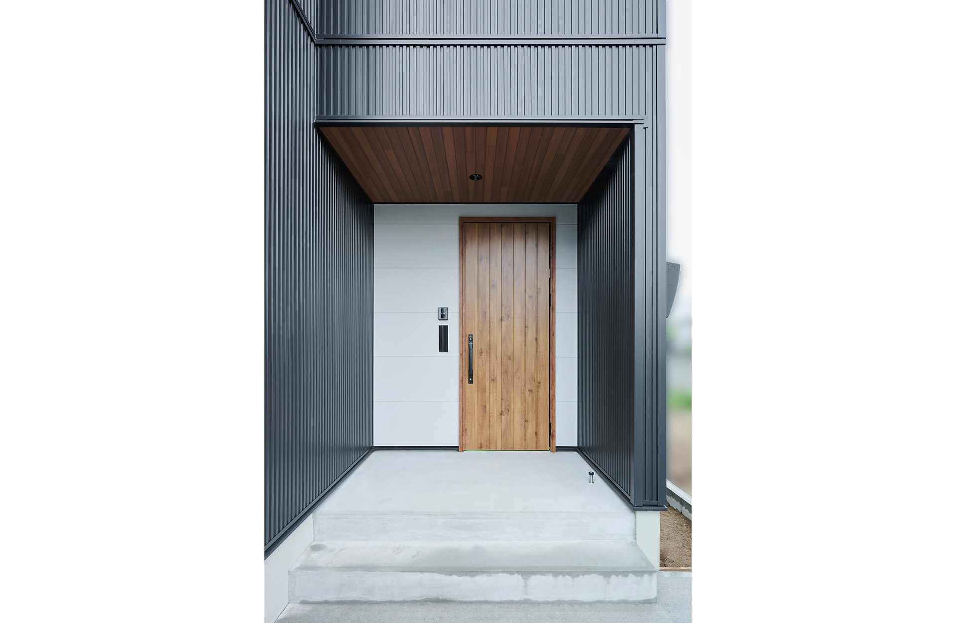 住宅密集地でも心地よい開放感。低燃費×スマート家事動線の住まい